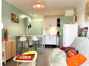 Appartement récemment rénové de 2 pièces avec balcon, climatisé, à 450m de la plage - Bormes-les-Mimosas - FR-1-251-562